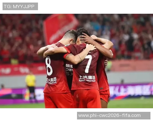 足球冲撞门将事件引发热议球员安全与比赛规则亟待重审